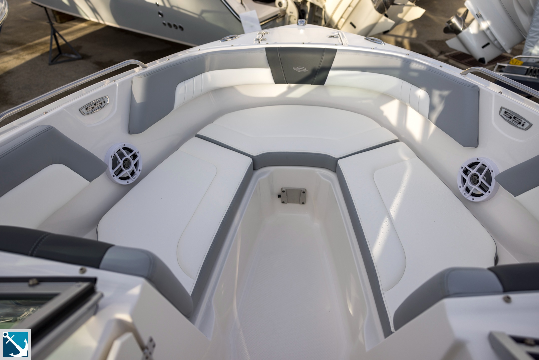 2024 Chaparral 23 SSI OB For Sale - Image 13