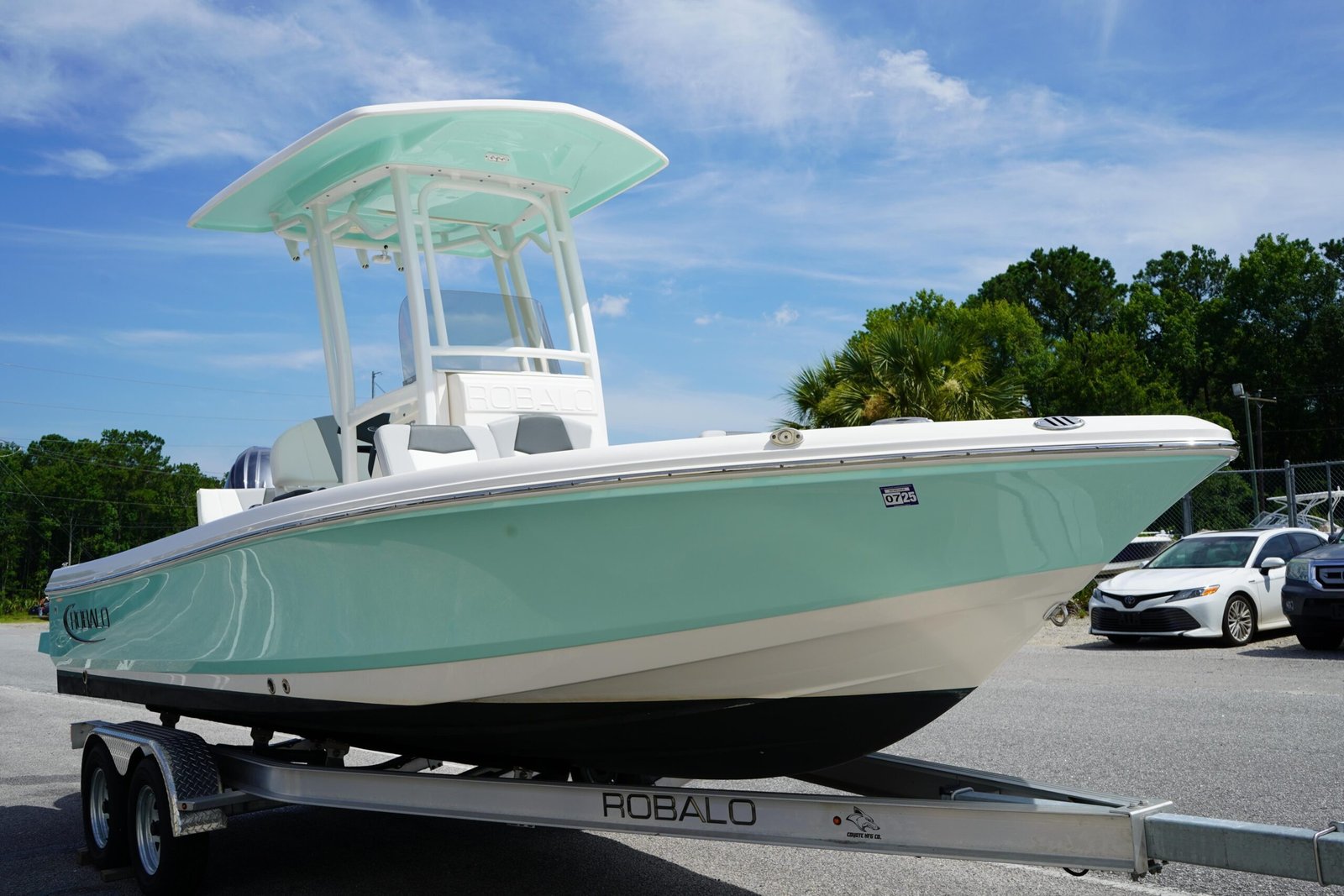 2024 Robalo 226 Cayman For Sale - Image 3