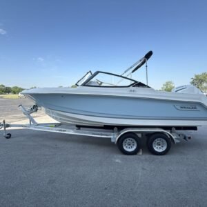 2025 Boston Whaler 210 Vantage