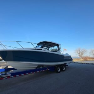 2025 Boston Whaler 325 Conquest