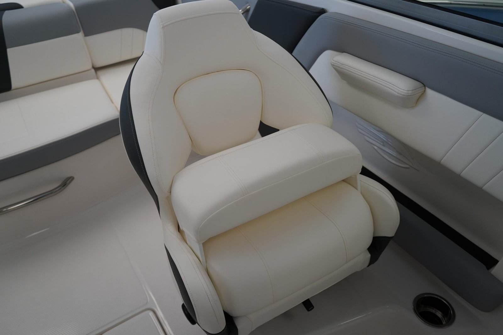 2025 Chaparral 21 SSi OB For Sale - Image 16
