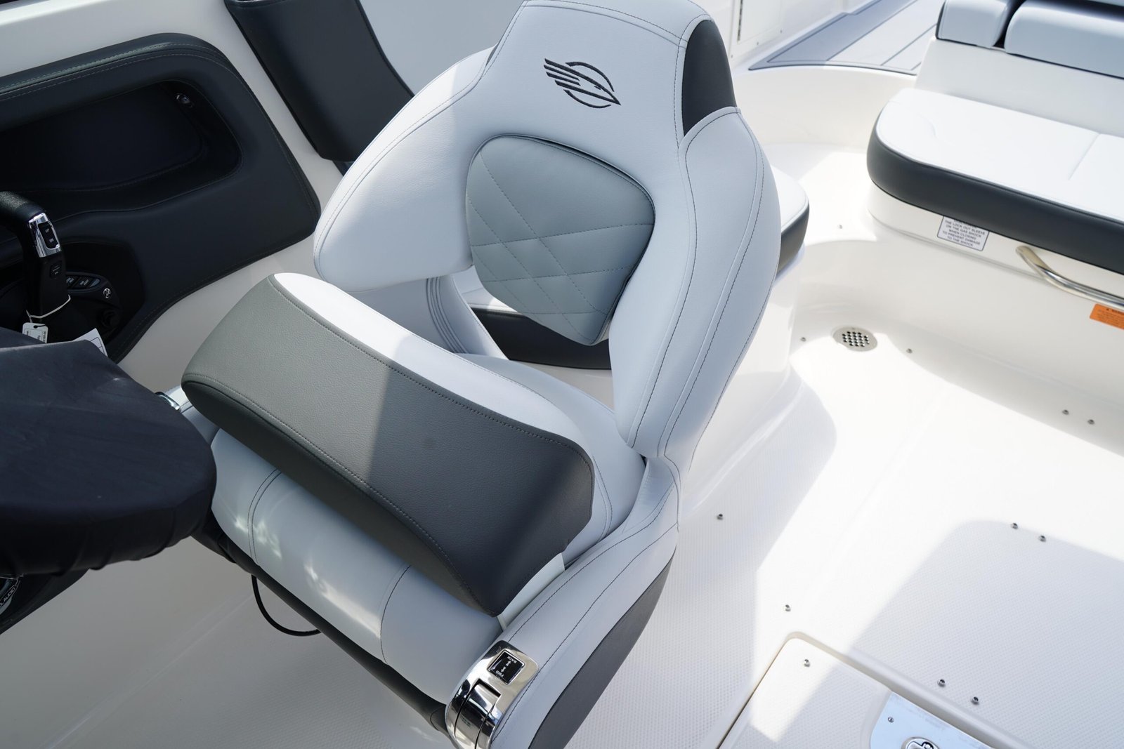 2025 Chaparral 270 OSX For Sale - Image 25