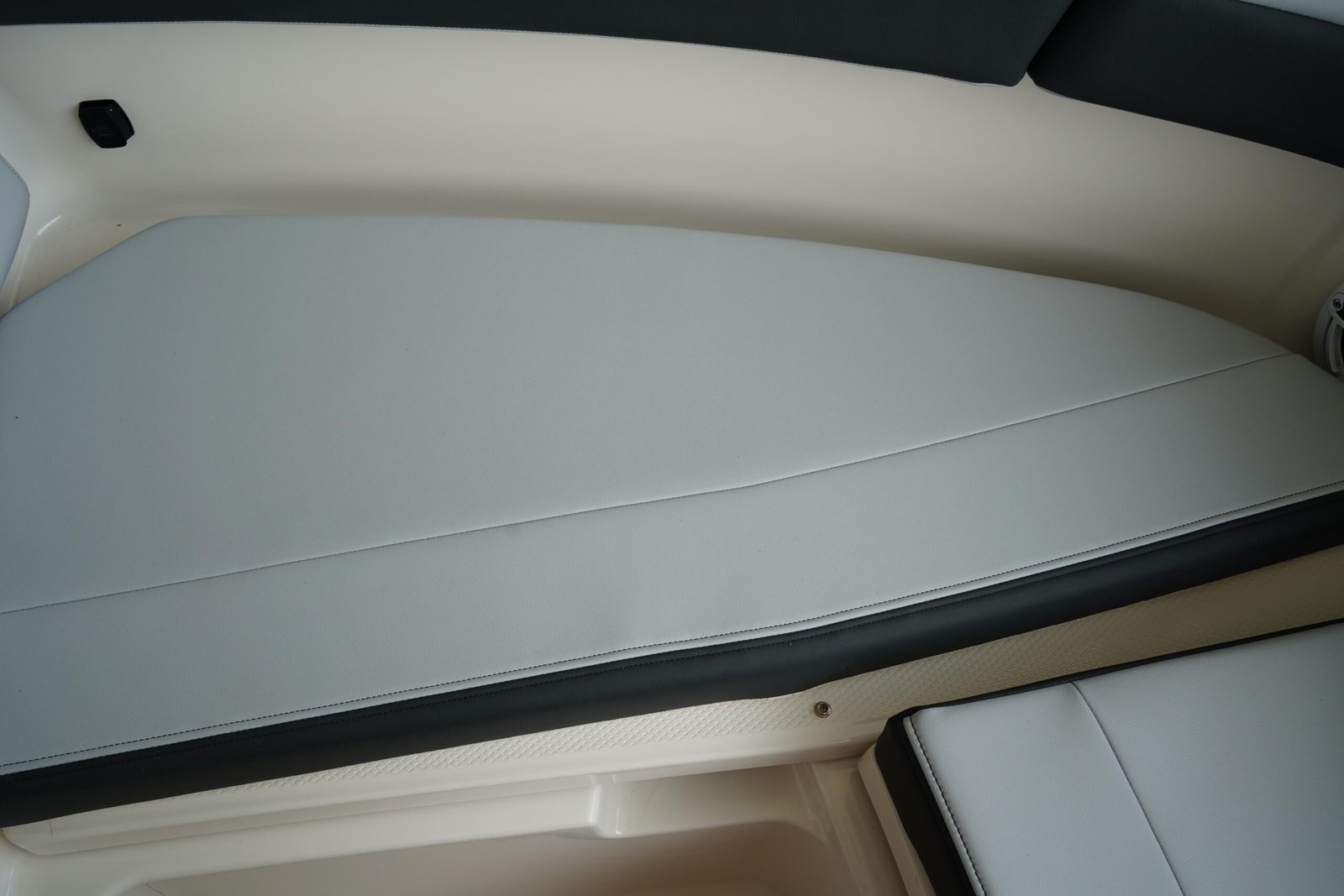 2025 Robalo R257 For Sale - Image 33