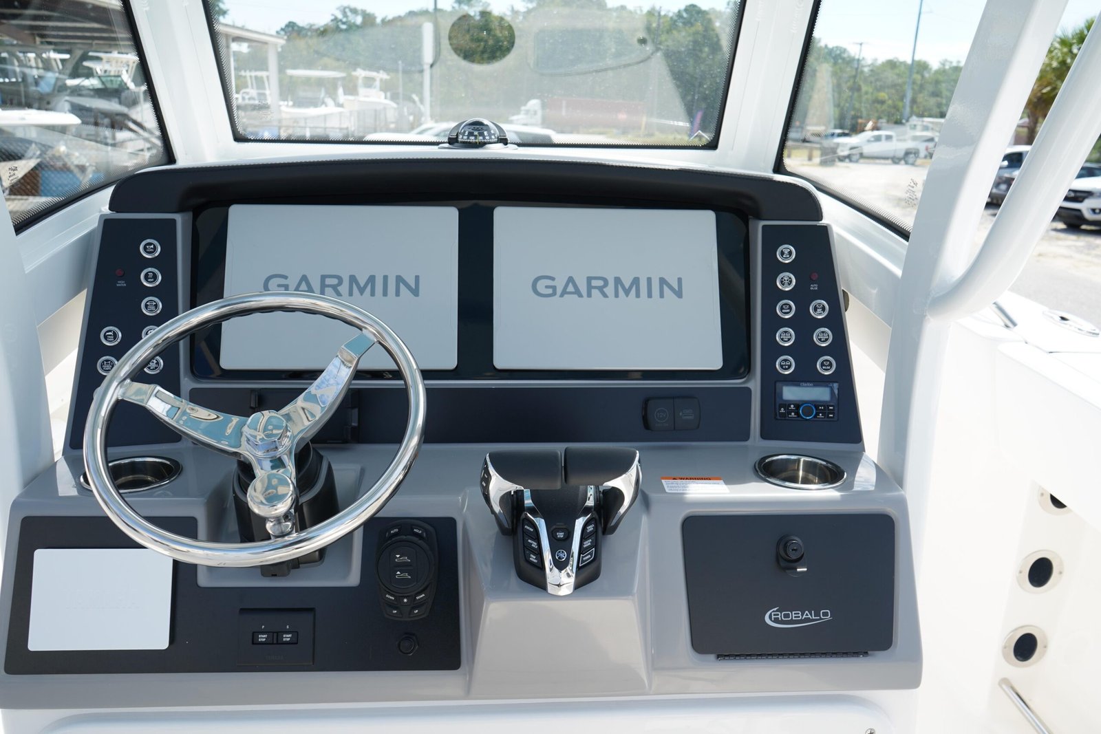 2026 Robalo R250 Center Console - Image 17