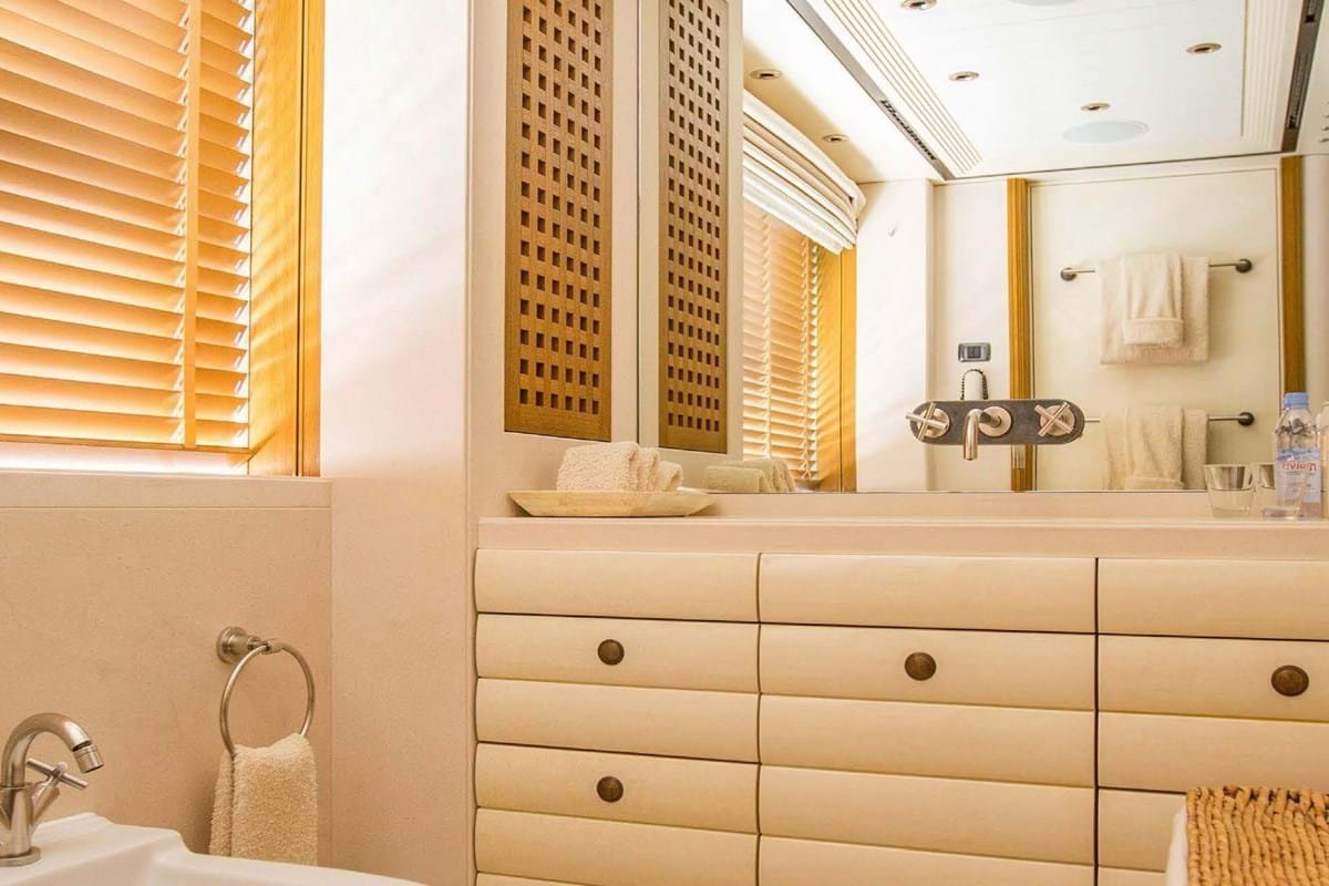 PELORUS Motor yacht for sale - Image 30